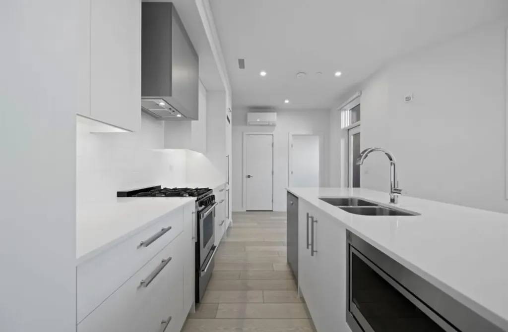 8370 Broadcast Avenue SW Calgary AB T3H 6L3