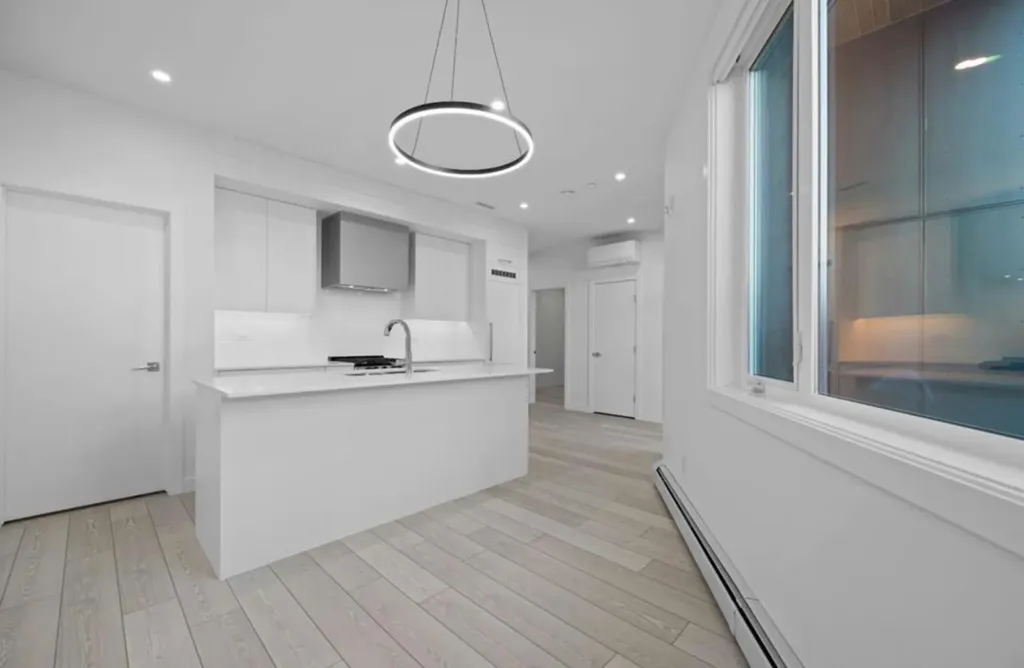 8370 Broadcast Avenue SW Calgary AB T3H 6L3