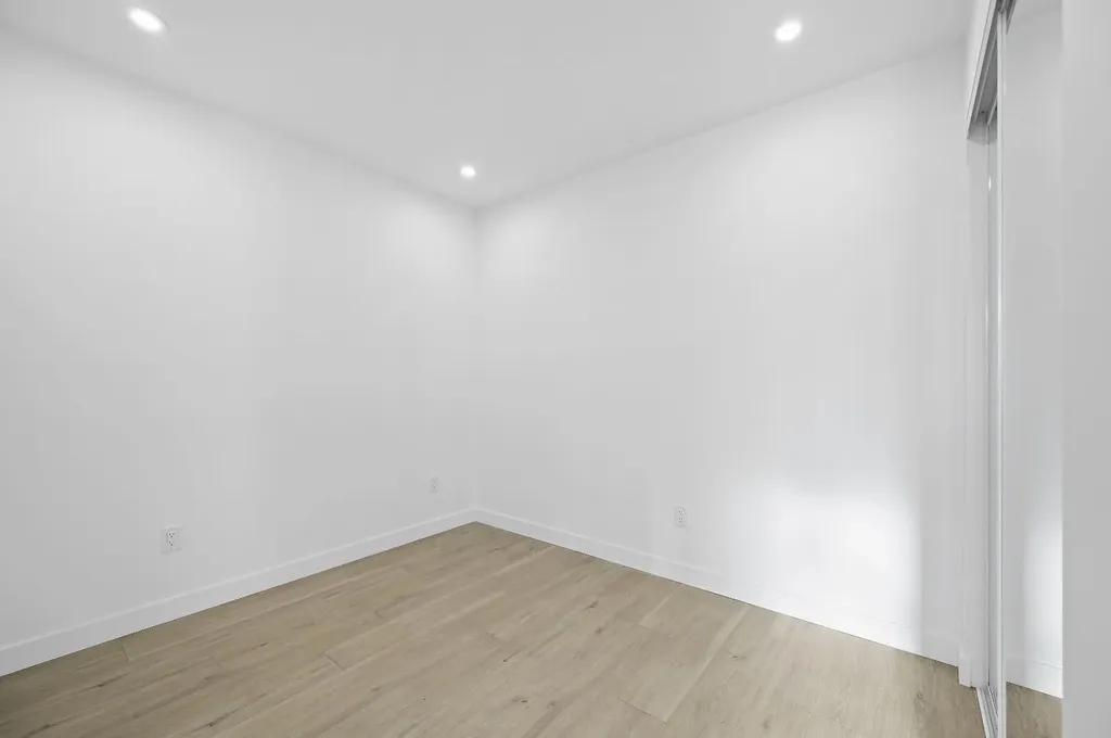 8375 Broadcast Avenue SW Calgary AB T3H 6L3