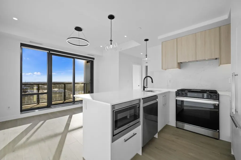 8375 Broadcast Avenue SW Calgary AB T3H 6L3
