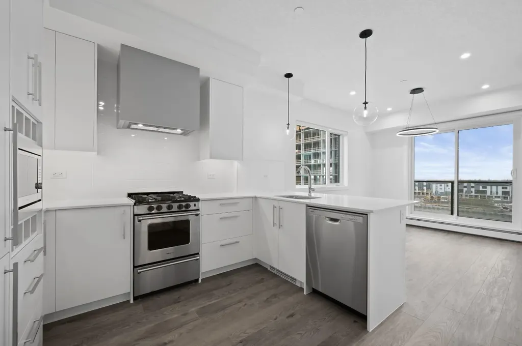 8370 Broadcast Avenue SW Calgary AB T3H 6L3