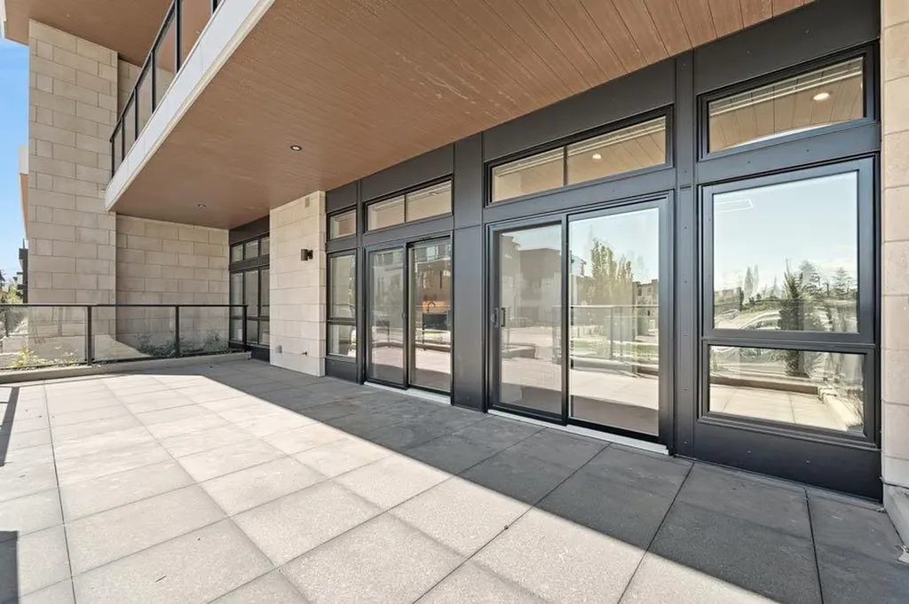 835 78 Street SW Calgary AB T3H6H6