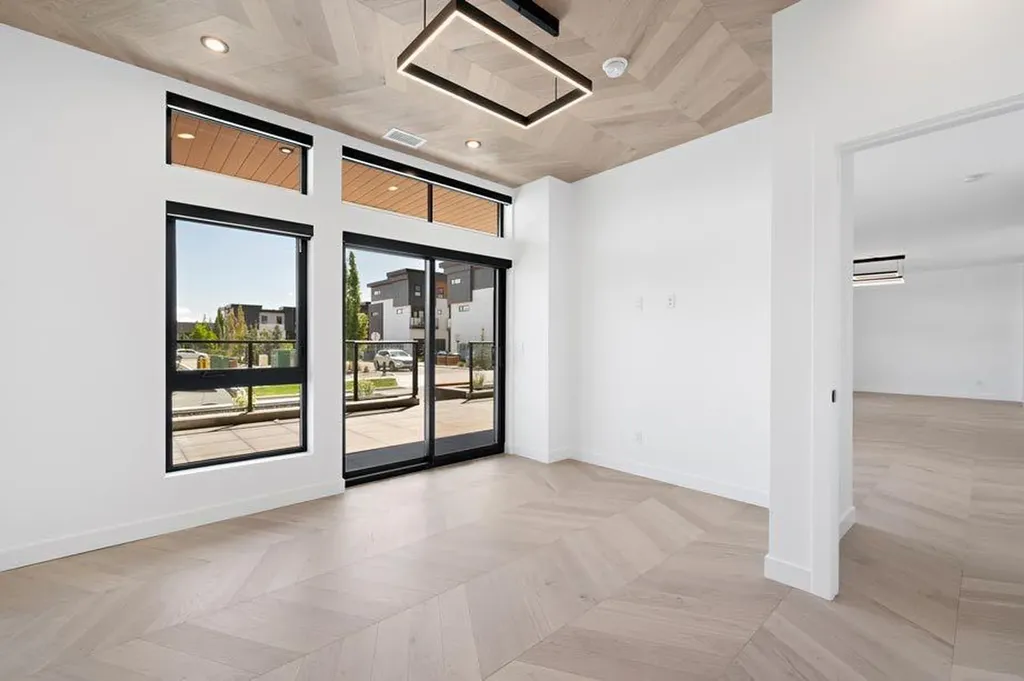 835 78 Street SW Calgary AB T3H6H6