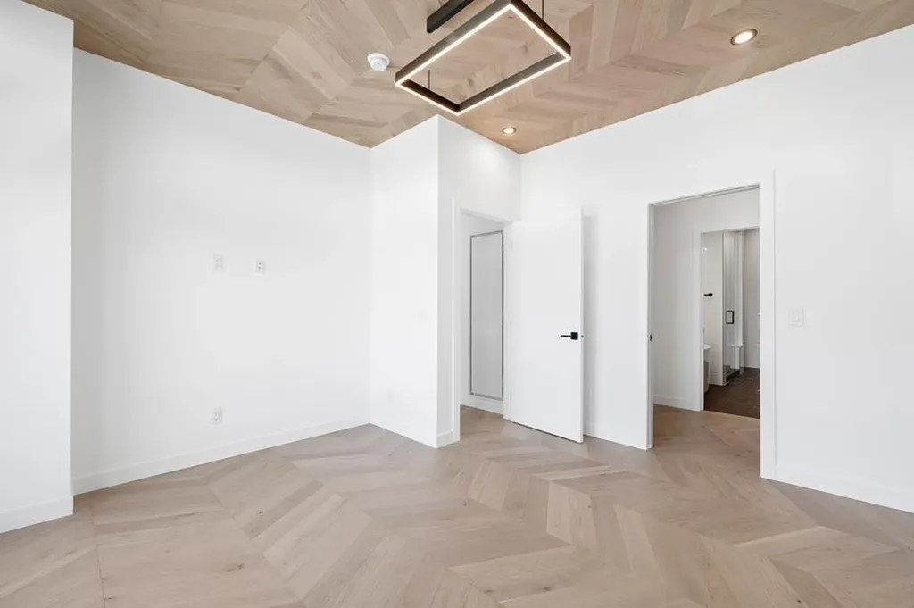 835 78 Street SW Calgary AB T3H6H6