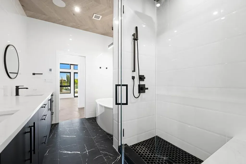 835 78 Street SW Calgary AB T3H6H6