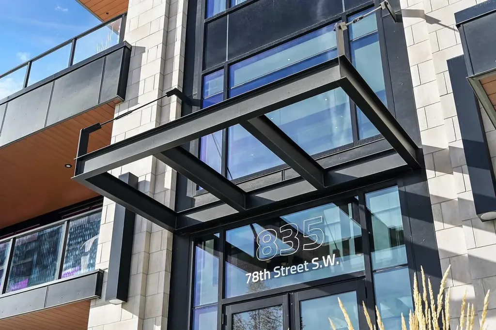 835 78 Street SW Calgary AB T3H6H6