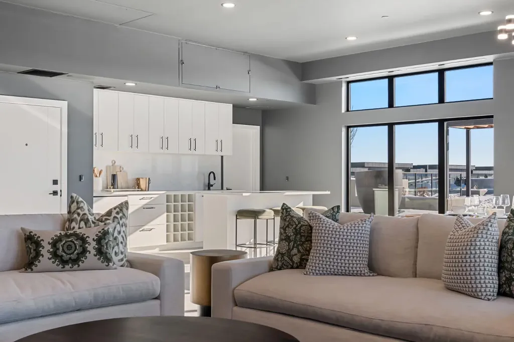 835 78 Street SW Calgary AB T3H6H6