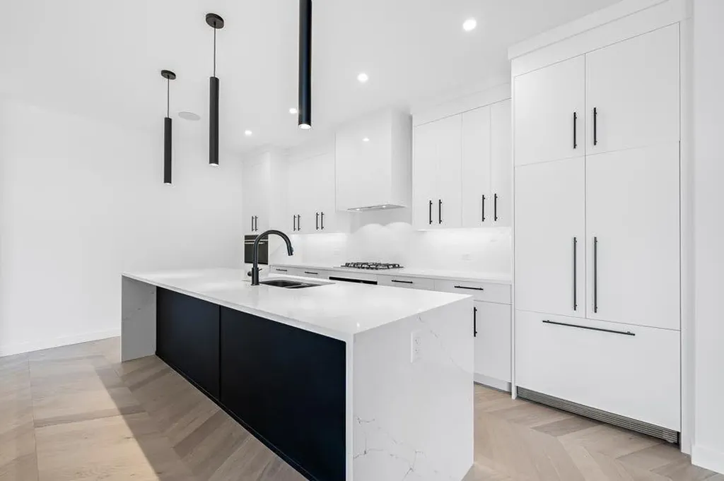 835 78 Street SW Calgary AB T3H6H6