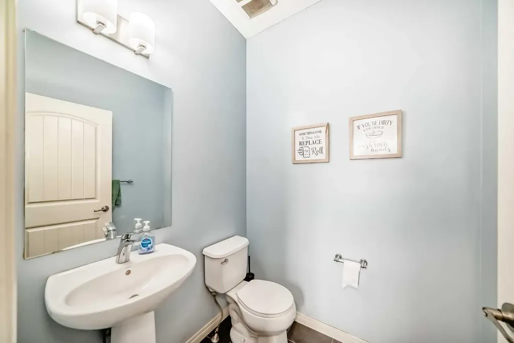 404 Redstone Grove NE Calgary AB T3N 0J3