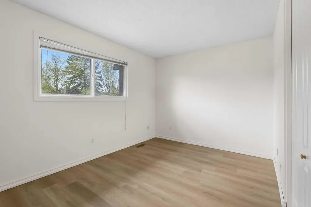 268 Madeira Place NE Calgary AB T2A5T1
