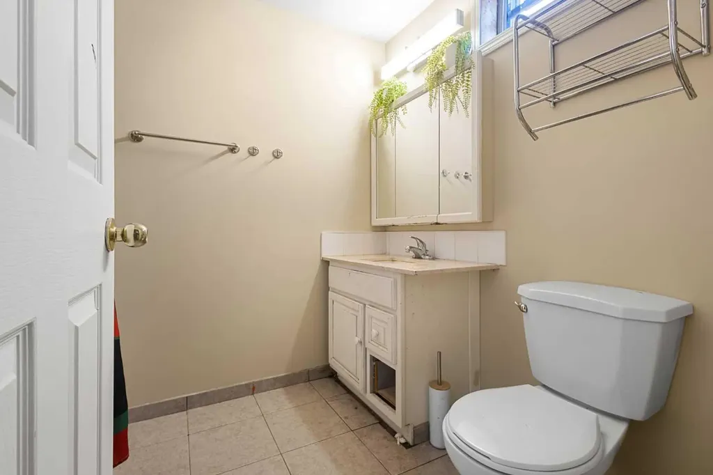 268 Madeira Place NE Calgary AB T2A5T1
