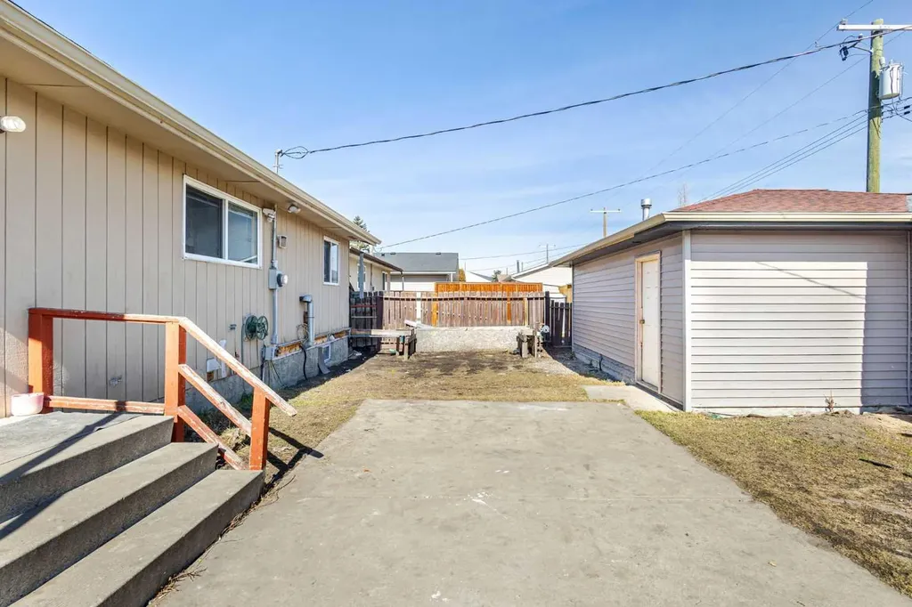 268 Madeira Place NE Calgary AB T2A5T1
