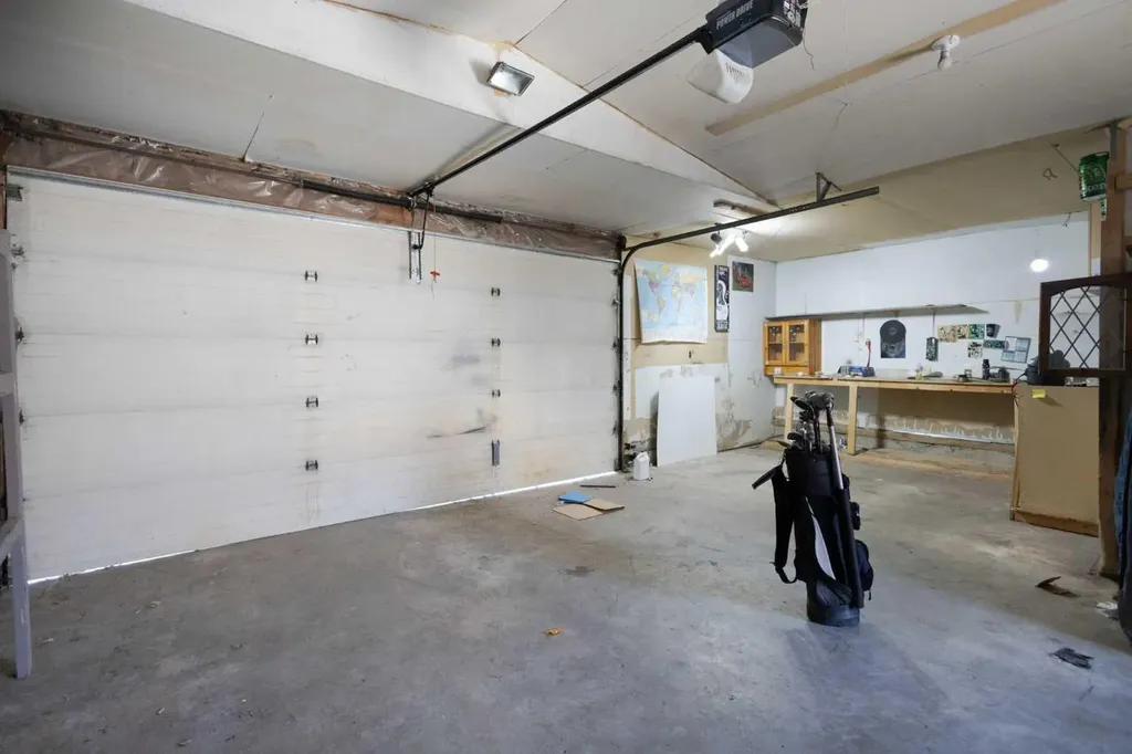 268 Madeira Place NE Calgary AB T2A5T1