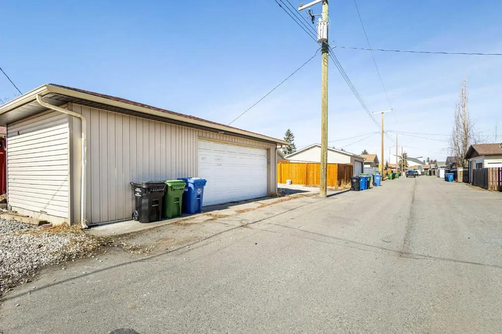 268 Madeira Place NE Calgary AB T2A5T1