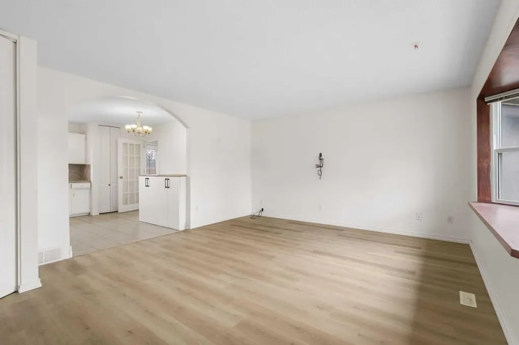268 Madeira Place NE Calgary AB T2A5T1