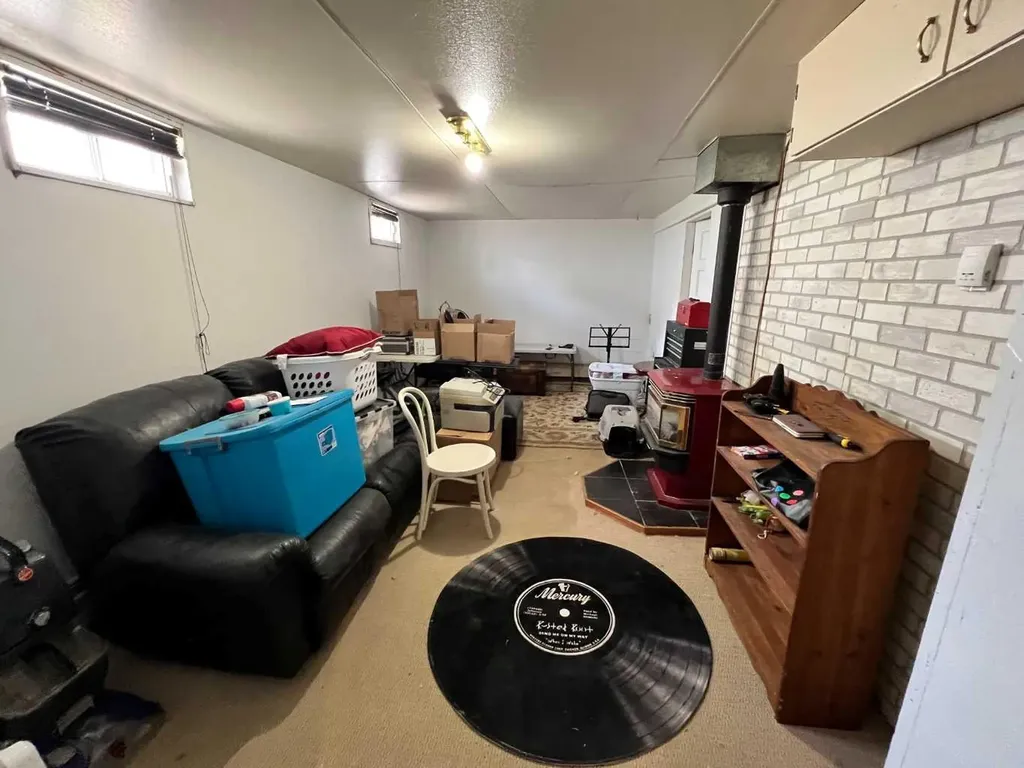 132 8 Avenue Gleichen AB T0J 1N0