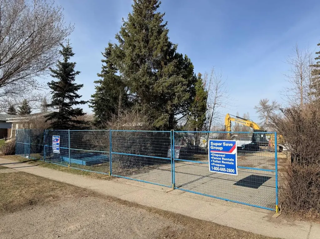 7216 Elbow Drive SW Calgary AB T2V 1K1