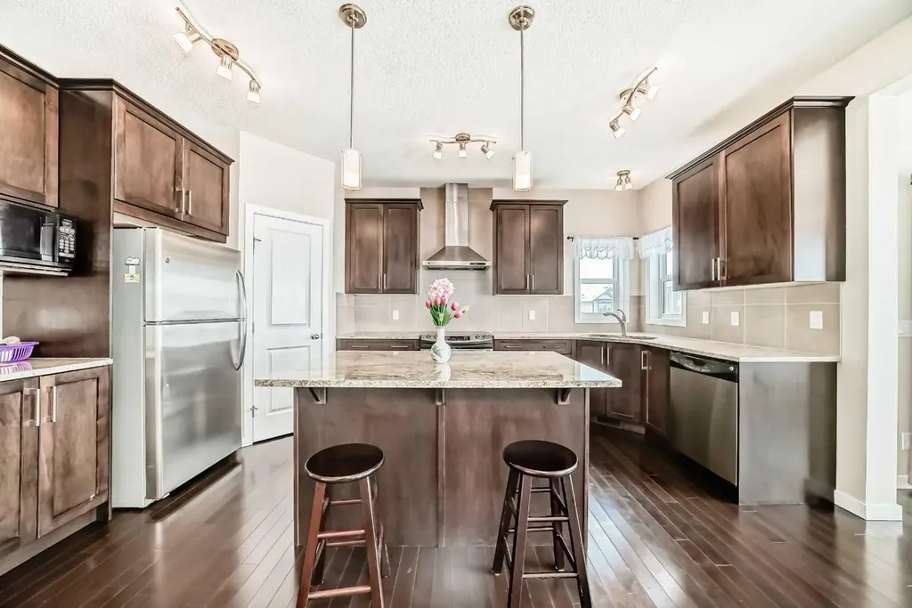 12 Kincora Mews NW Calgary AB T3R 0N3