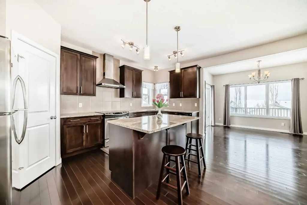 12 Kincora Mews NW Calgary AB T3R 0N3