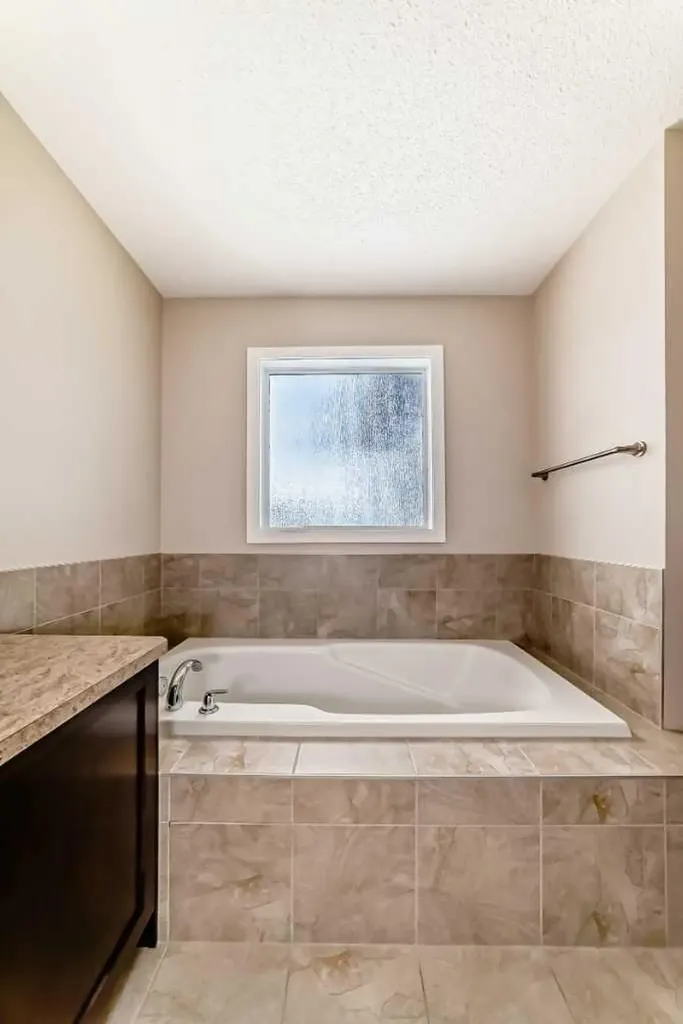 12 Kincora Mews NW Calgary AB T3R 0N3