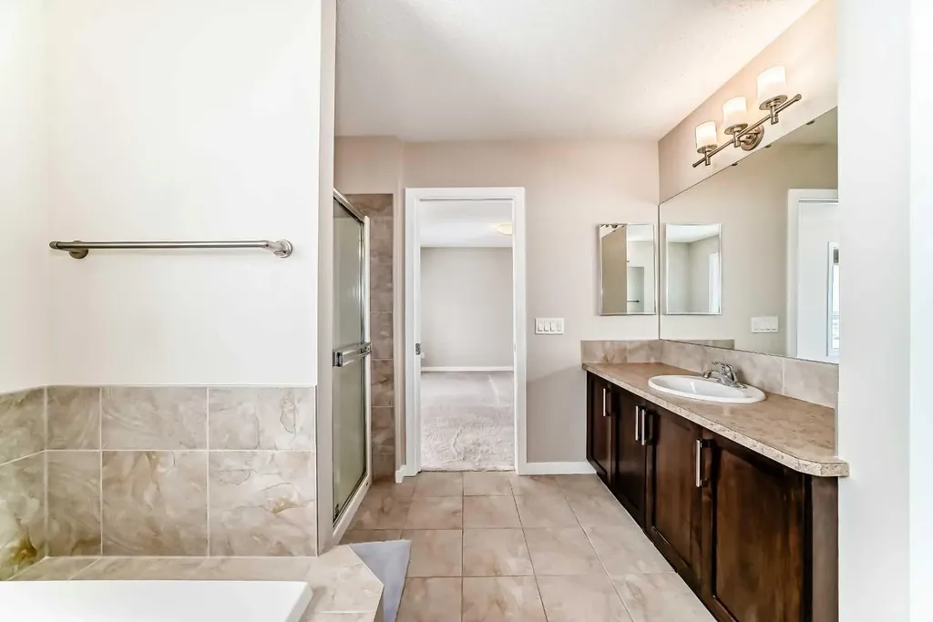 12 Kincora Mews NW Calgary AB T3R 0N3