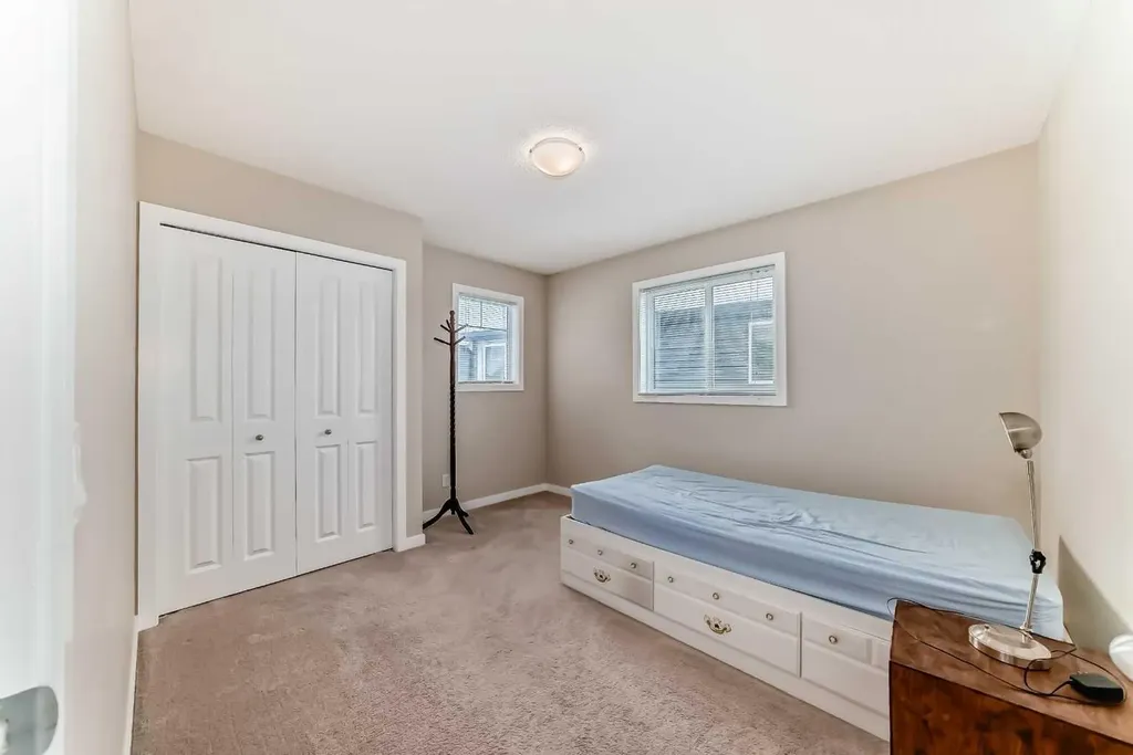 12 Kincora Mews NW Calgary AB T3R 0N3