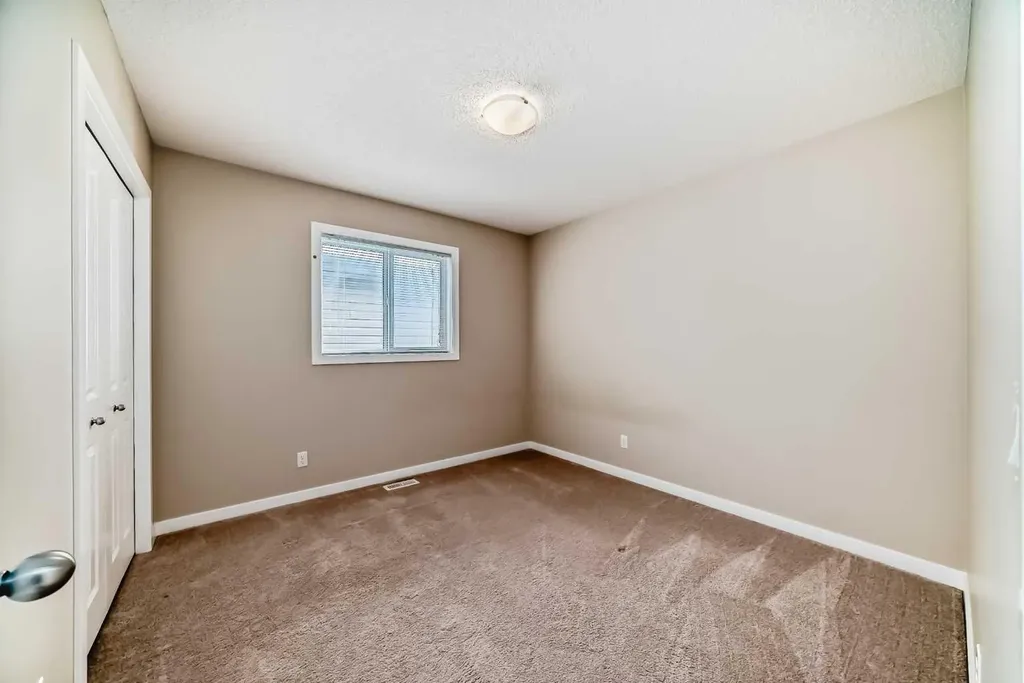 12 Kincora Mews NW Calgary AB T3R 0N3