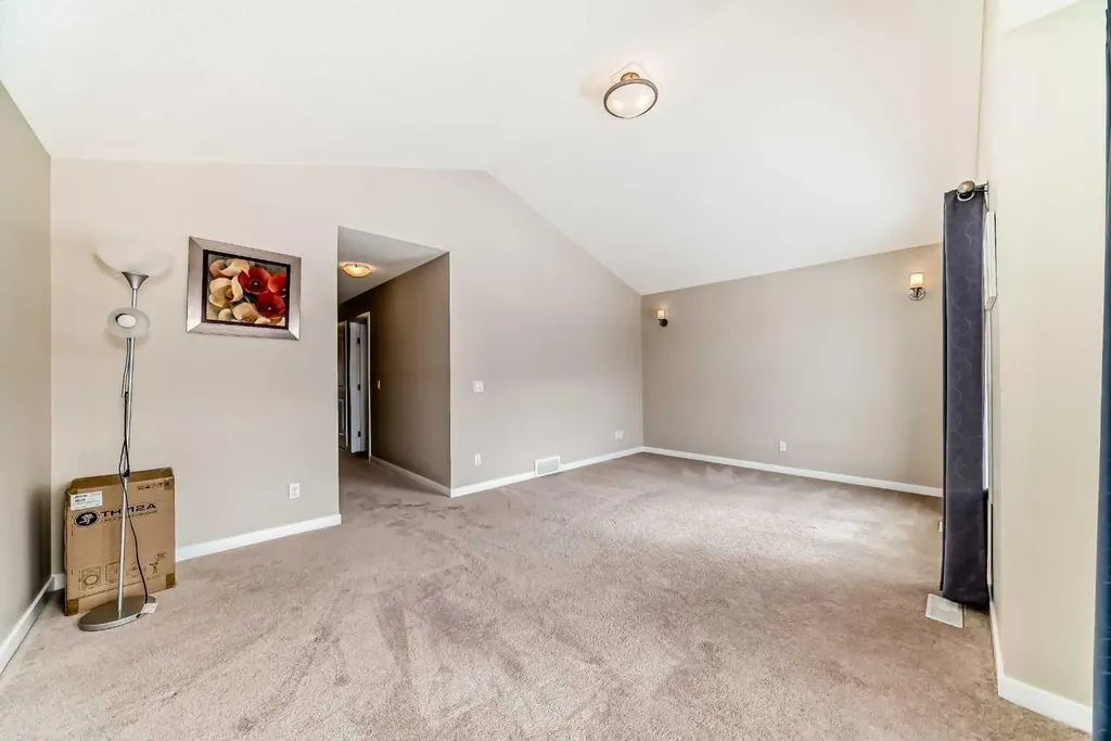 12 Kincora Mews NW Calgary AB T3R 0N3
