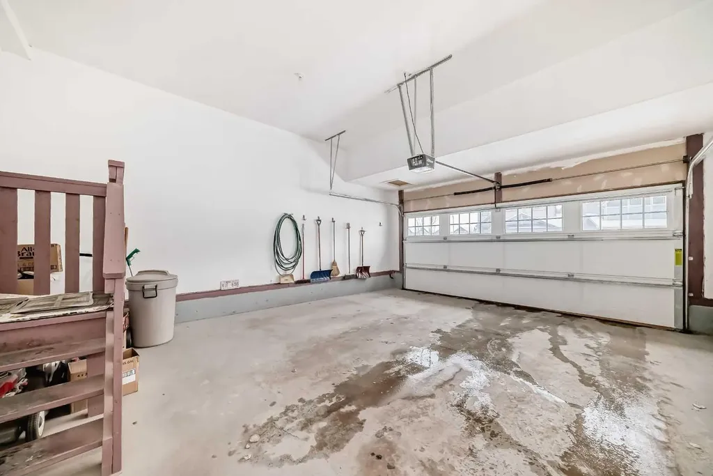 12 Kincora Mews NW Calgary AB T3R 0N3