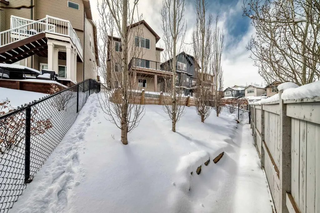 12 Kincora Mews NW Calgary AB T3R 0N3