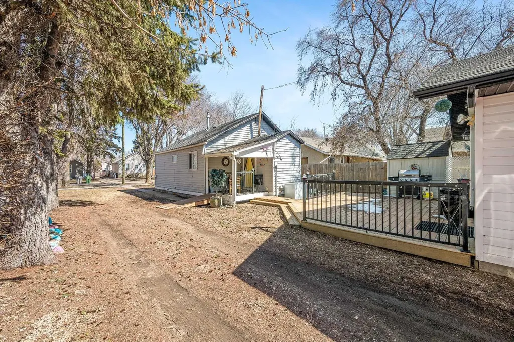 4811 40 Street Lloydminster SK S9V 0C3