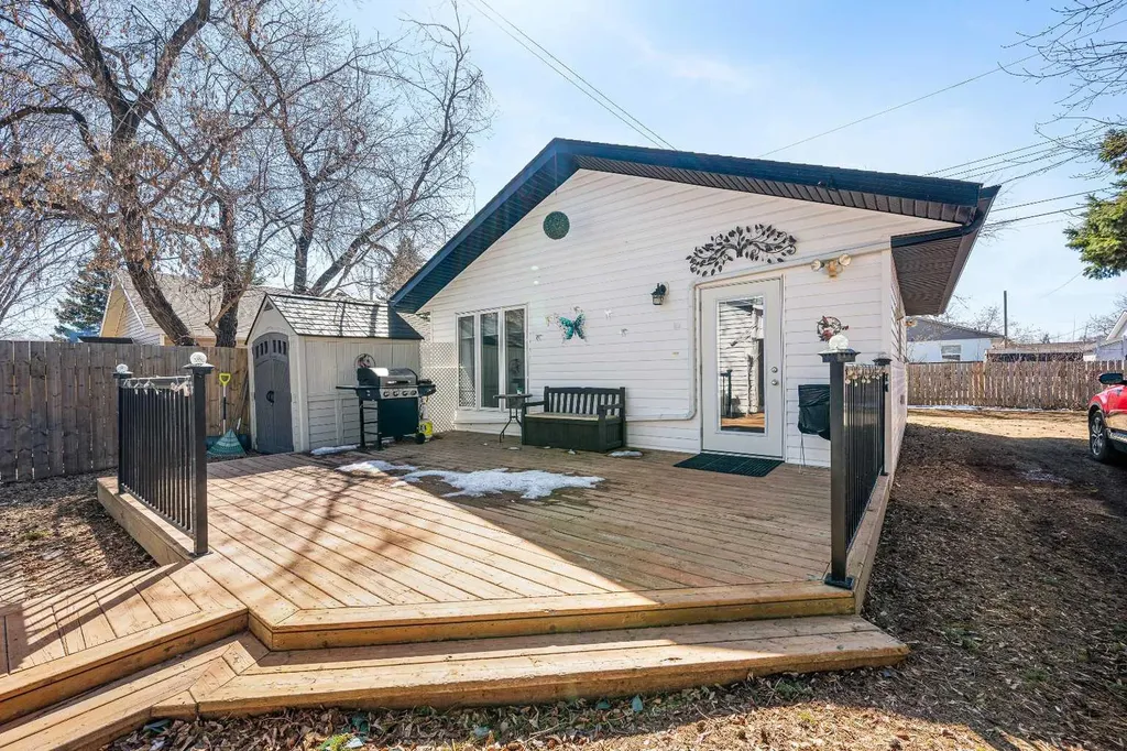4811 40 Street Lloydminster SK S9V 0C3