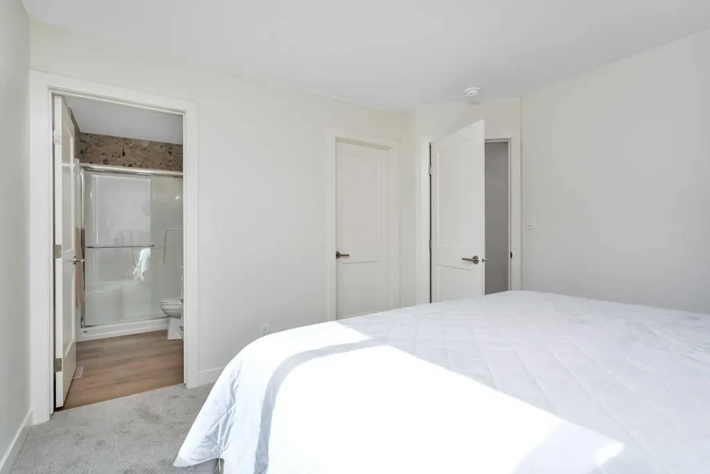42 Tarzwell Avenue Red Deer AB T4P 0Y9