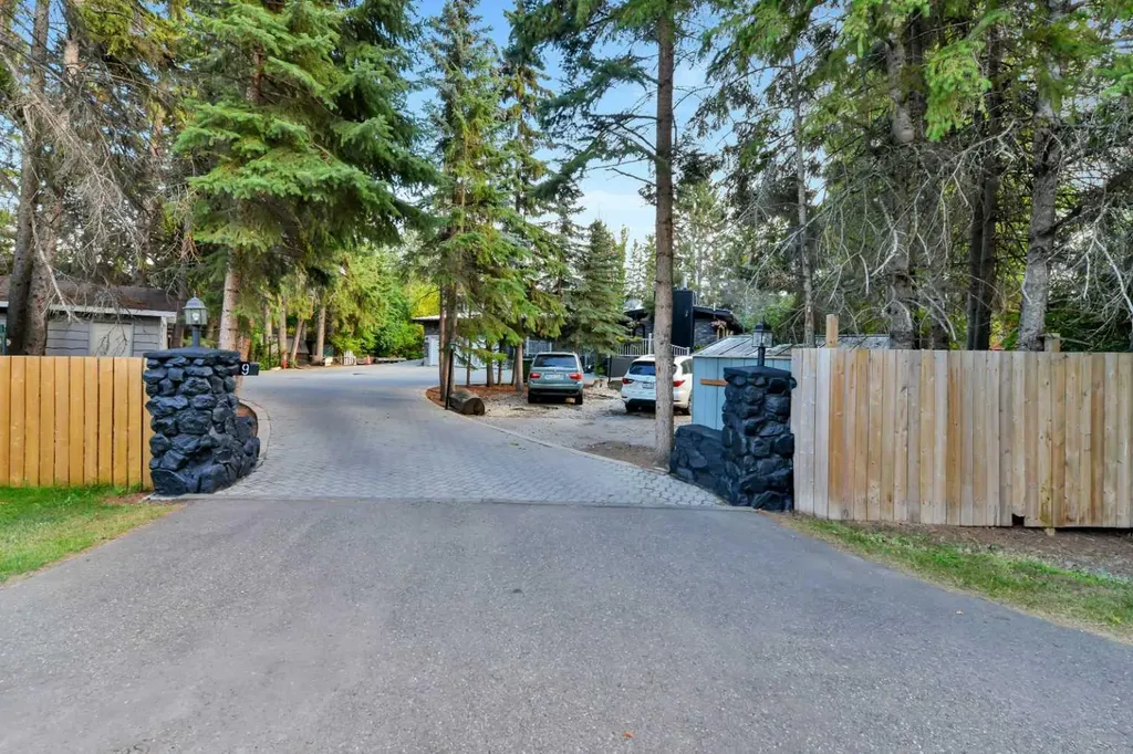 9 Cronquist Close Red Deer AB T4N 1E3