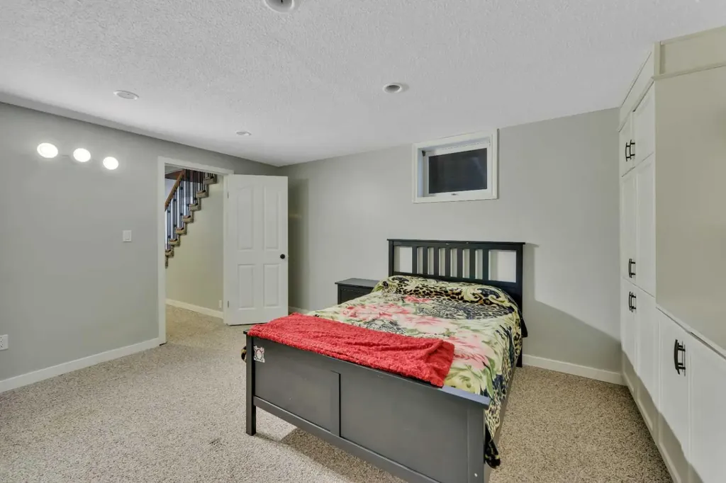 9 Cronquist Close Red Deer AB T4N 1E3
