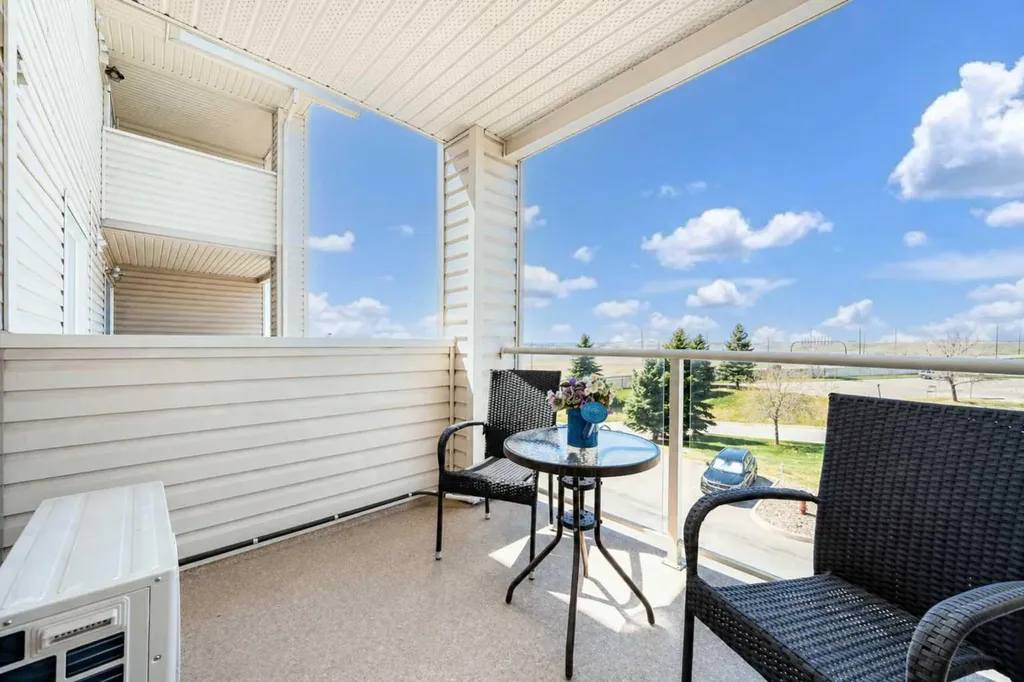 1632 Saamis Drive NW Medicine Hat AB T1C4X3