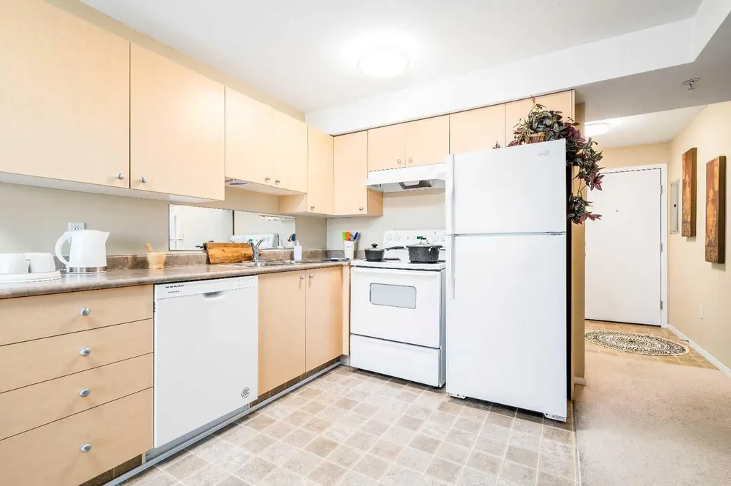 1632 Saamis Drive NW Medicine Hat AB T1C4X3