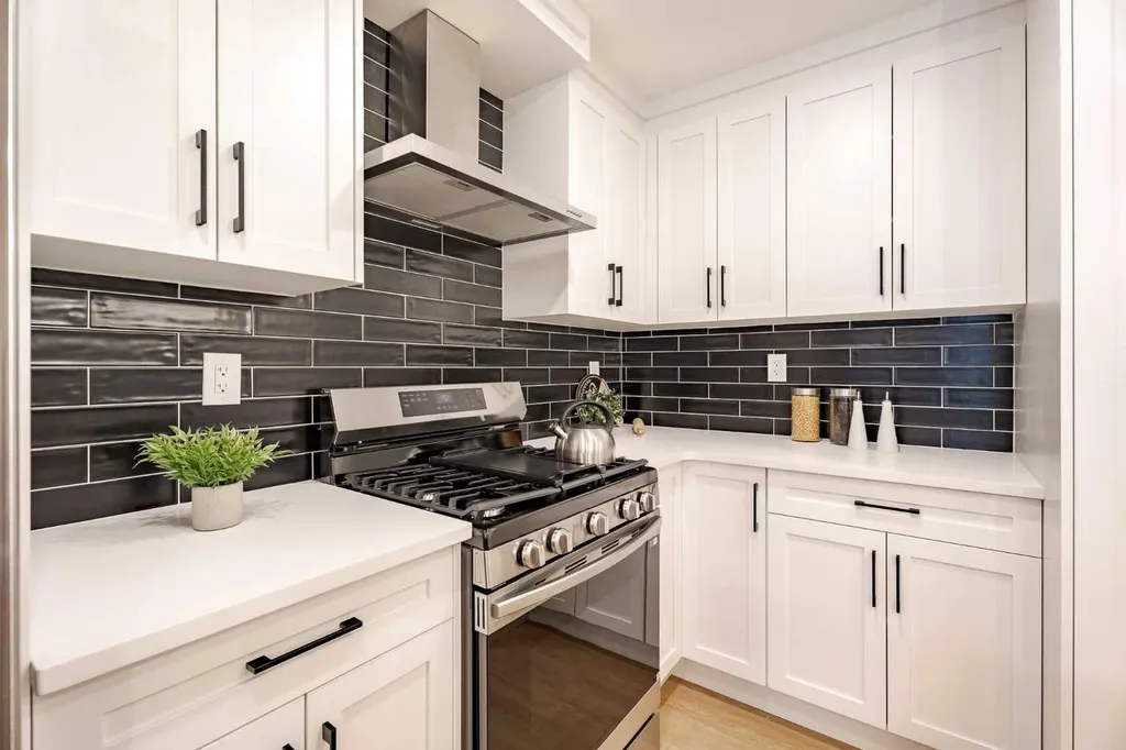 451 Arlington Drive SE Calgary AB T2H 1S4