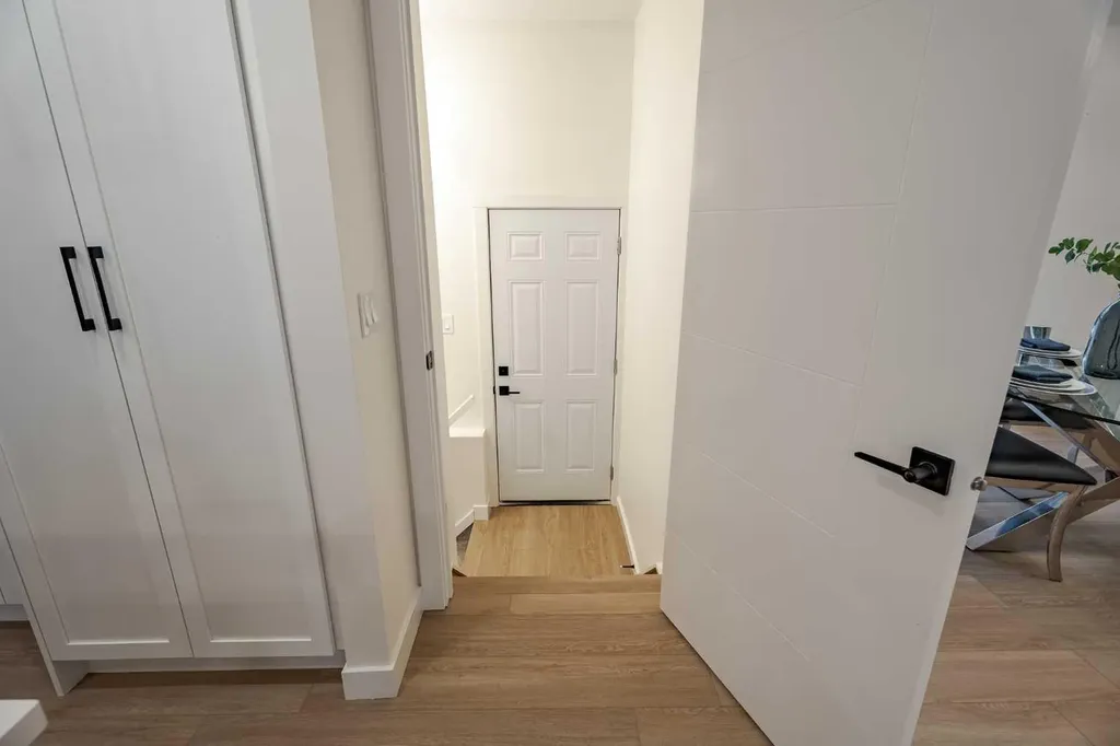 451 Arlington Drive SE Calgary AB T2H 1S4