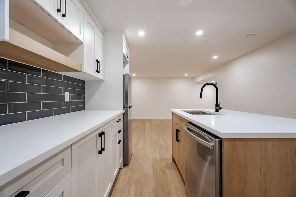 451 Arlington Drive SE Calgary AB T2H 1S4