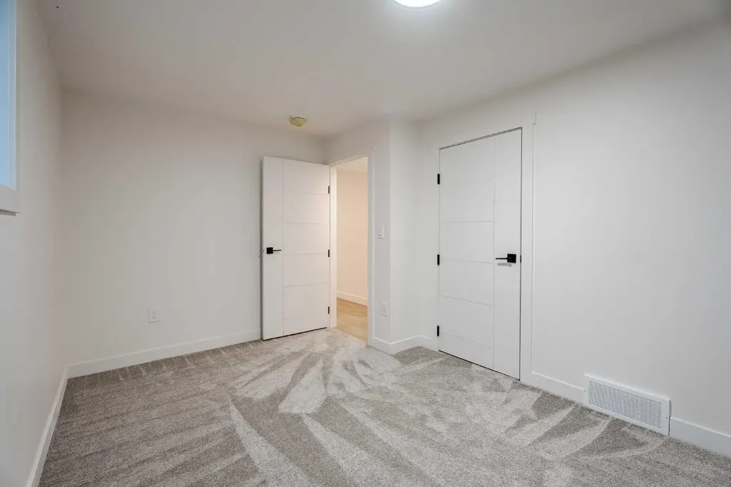 451 Arlington Drive SE Calgary AB T2H 1S4