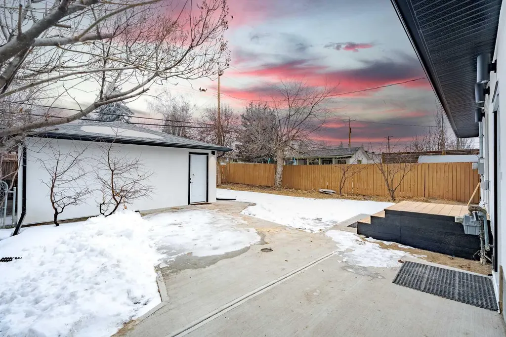 451 Arlington Drive SE Calgary AB T2H 1S4