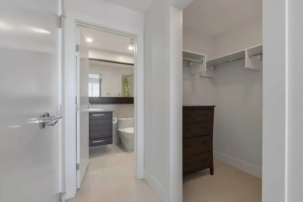 38 9 Street NE Calgary AB T2E 7X9