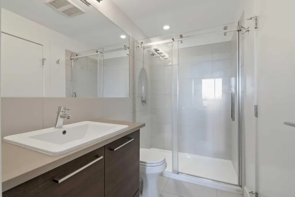 38 9 Street NE Calgary AB T2E 7X9