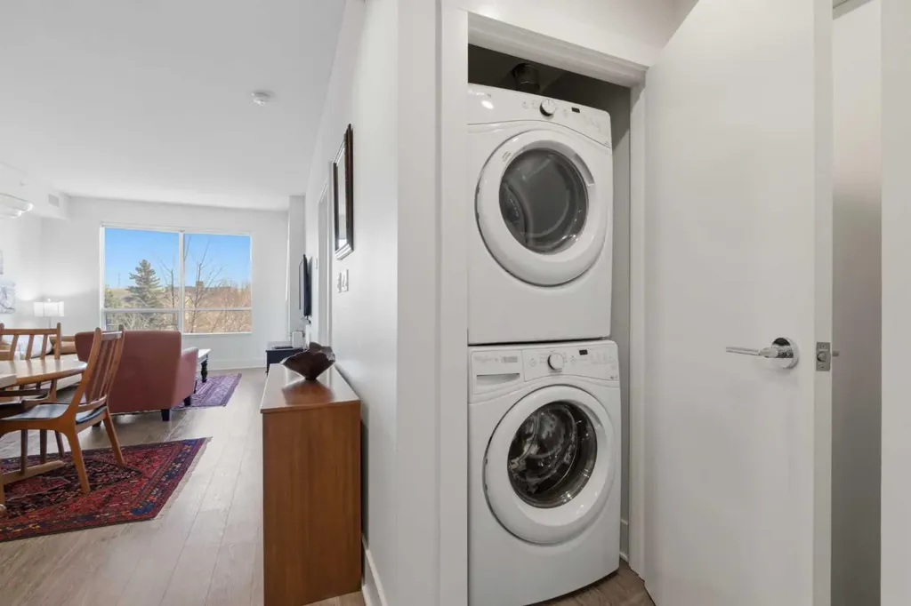 38 9 Street NE Calgary AB T2E 7X9