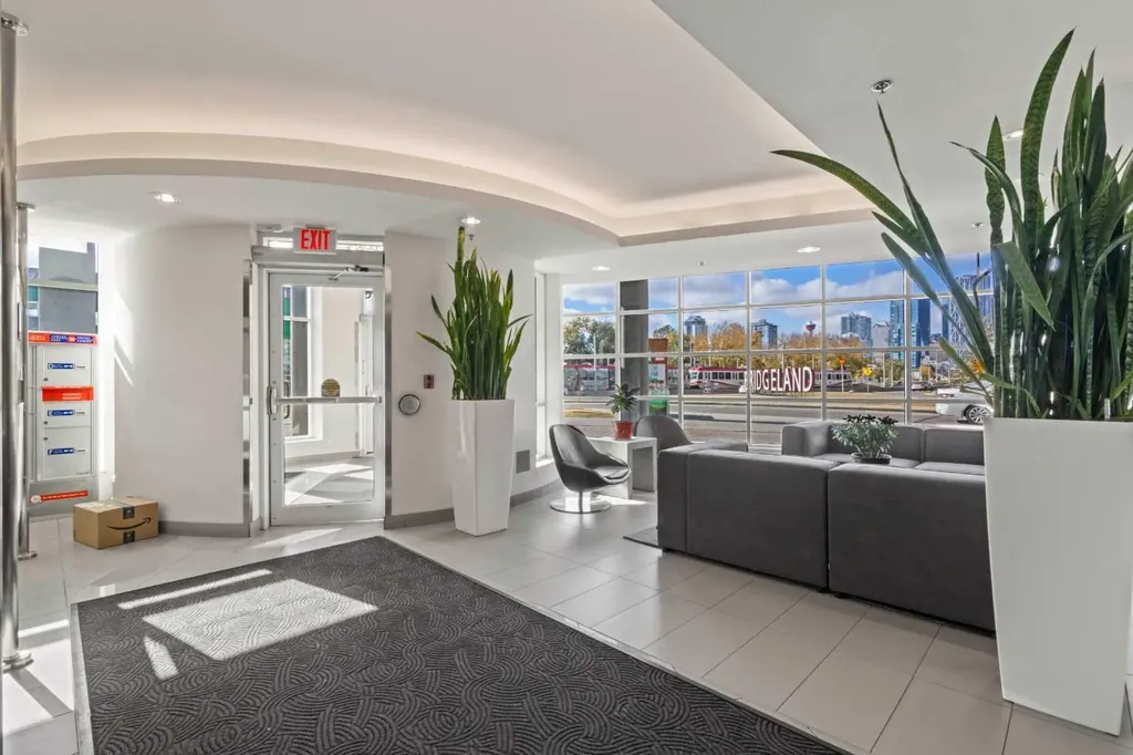 38 9 Street NE Calgary AB T2E 7X9