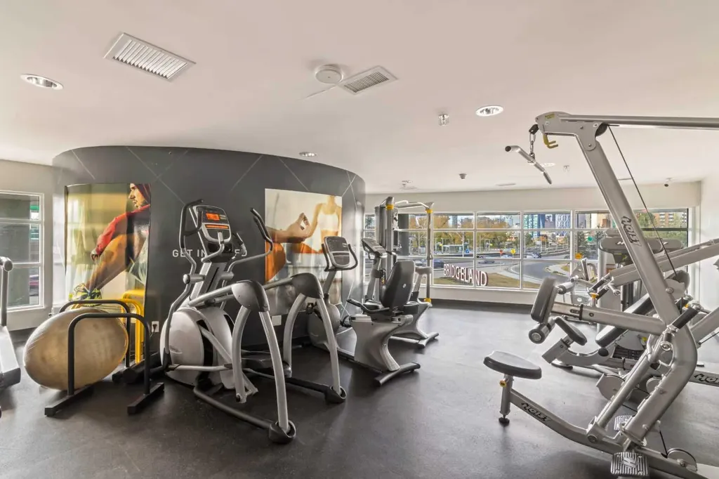 38 9 Street NE Calgary AB T2E 7X9
