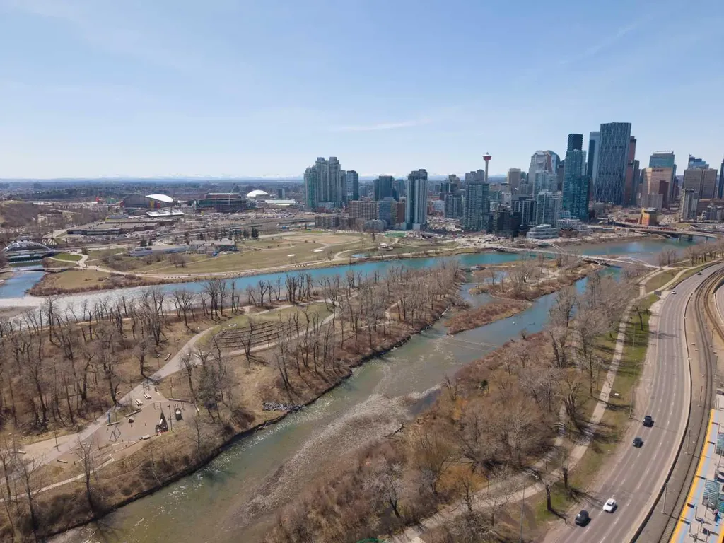 38 9 Street NE Calgary AB T2E 7X9