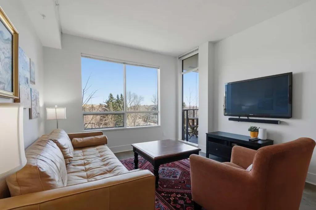 38 9 Street NE Calgary AB T2E 7X9
