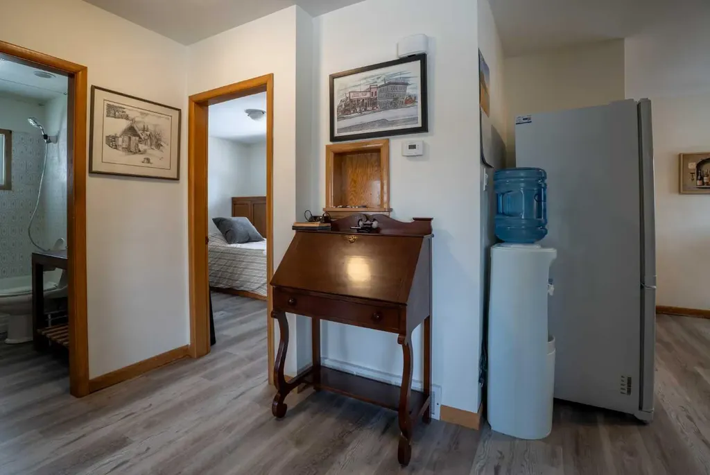 84 Waterloo Drive SW Calgary AB T3C3G1